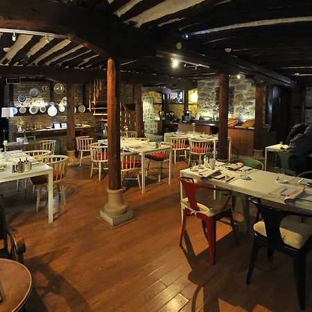 Hich Hotel Konya